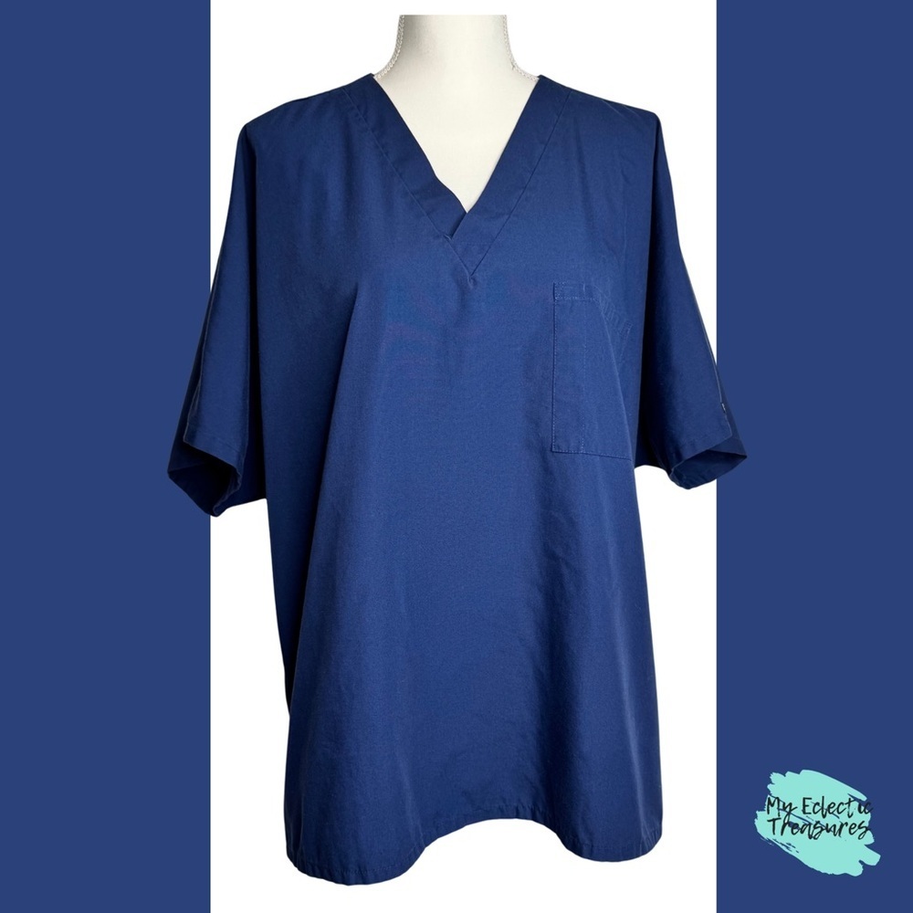 Men's V-Neck Short Sleeve Top in Navy